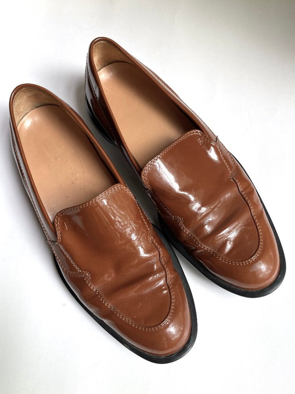 TODs Womens Brown Patent Leather Loafers Tapered Toe Style sz 7.5